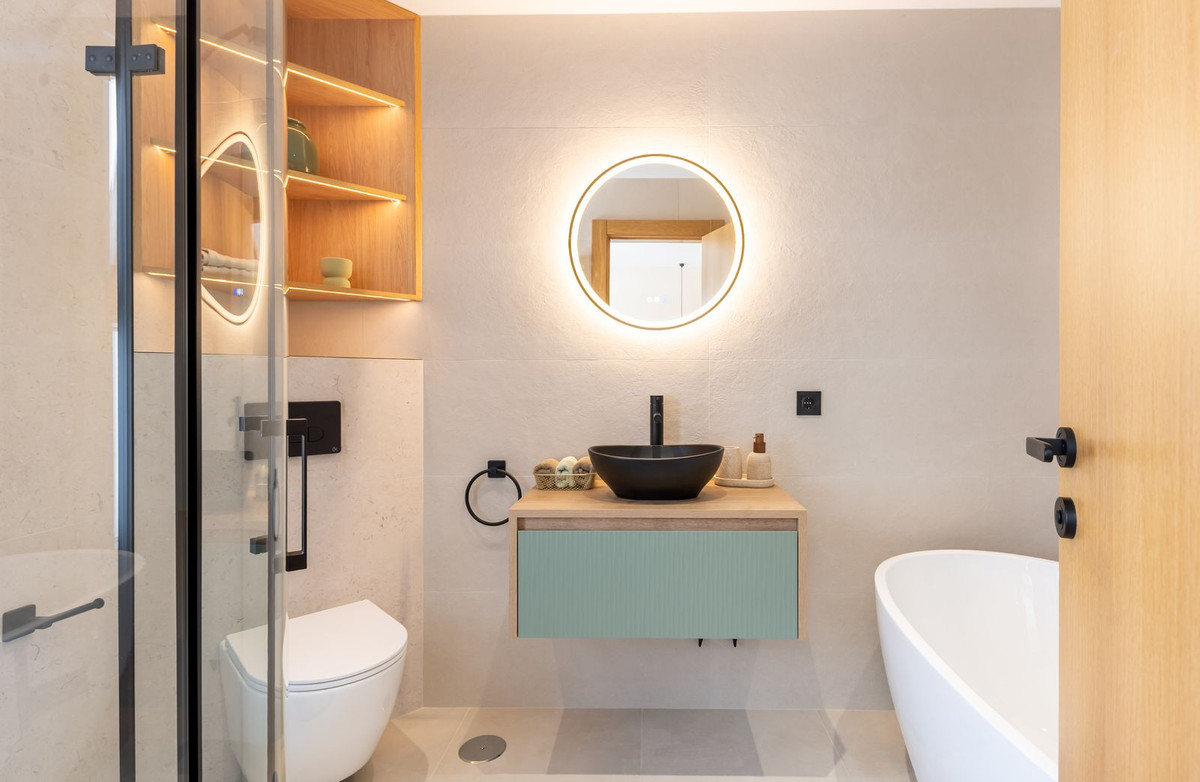 Te koop Herenhuis Costa Del Sol New Golden Mile € 695.000,-