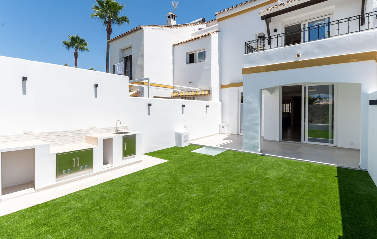 Te koop Herenhuis Costa Del Sol New Golden Mile € 695.000,-