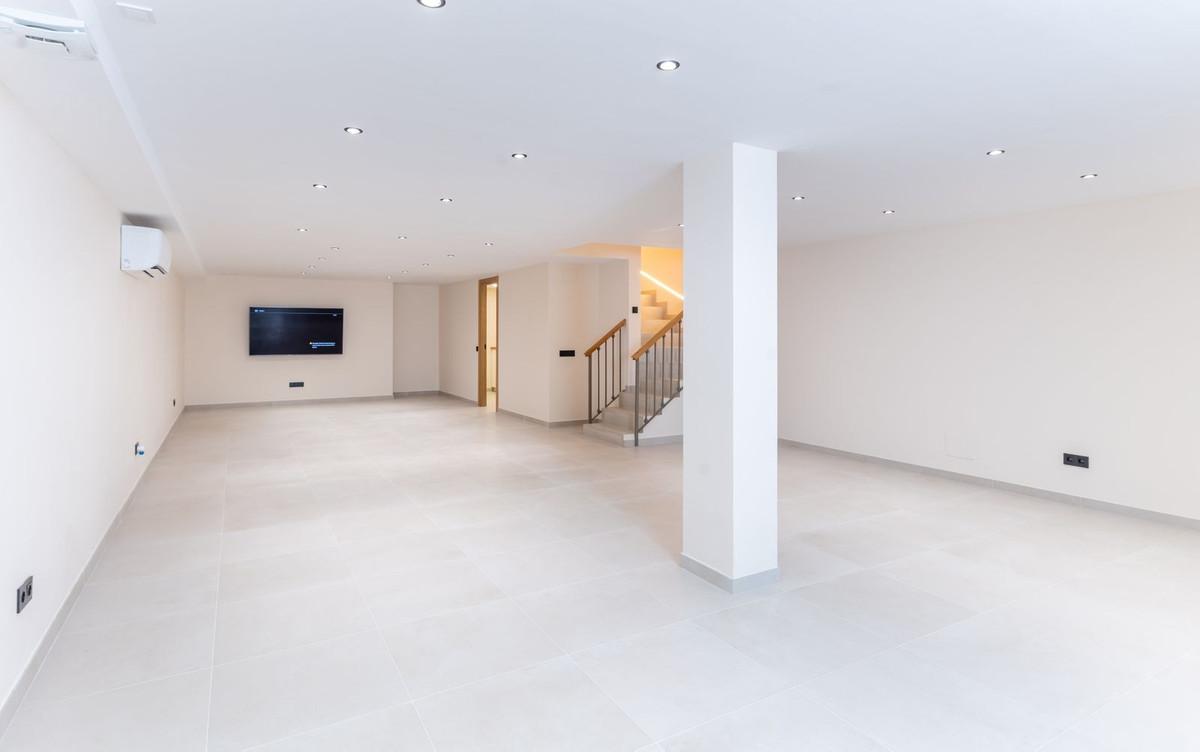 Te koop Herenhuis Costa Del Sol New Golden Mile € 695.000,-