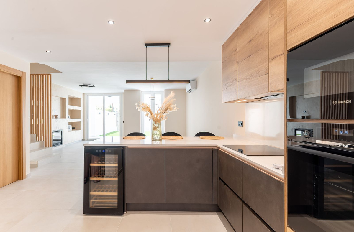 Te koop Herenhuis Costa Del Sol New Golden Mile € 695.000,-