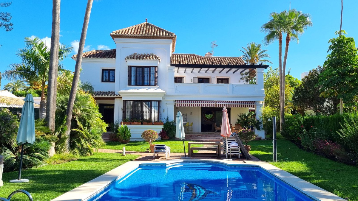 Te koop Vrijstaande Villa Costa Del Sol El Rosario € 2.900.000,-