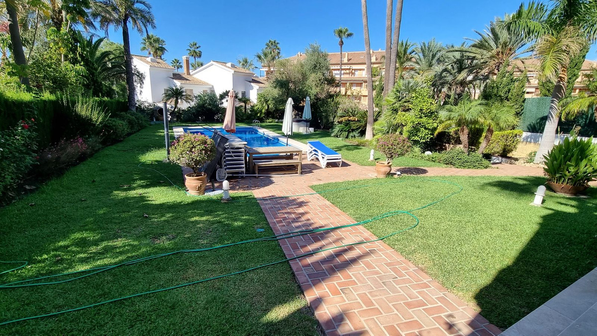 Te koop Vrijstaande Villa Costa Del Sol El Rosario € 2.900.000,-
