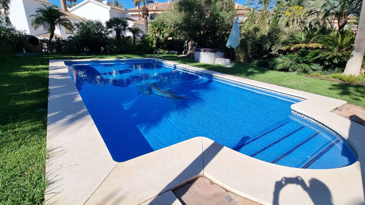 Te koop Vrijstaande Villa Costa Del Sol El Rosario € 2.900.000,-