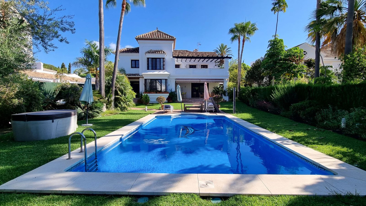Te koop Vrijstaande Villa Costa Del Sol El Rosario € 2.900.000,-