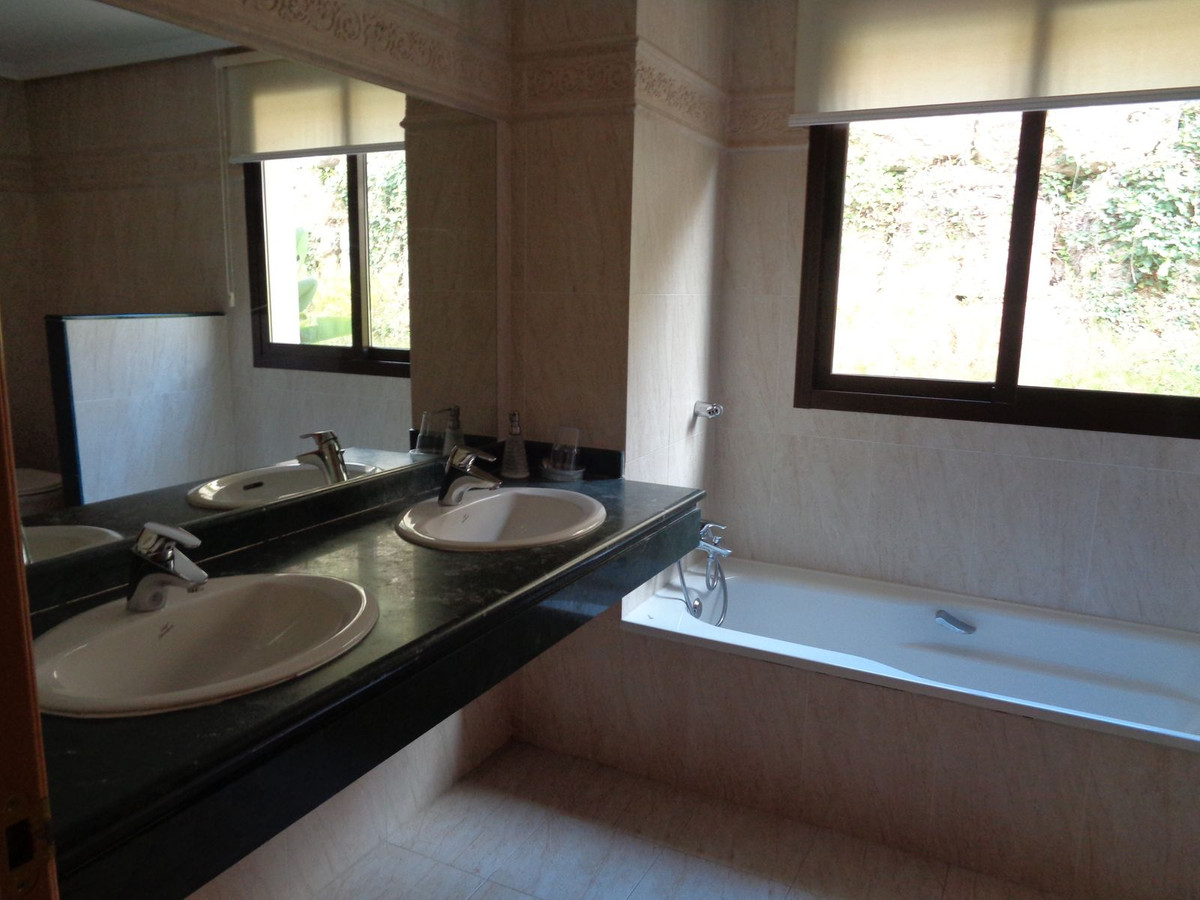 Te koop Middle Floor Apartment Costa Del Sol Benahavís € 469.000,-