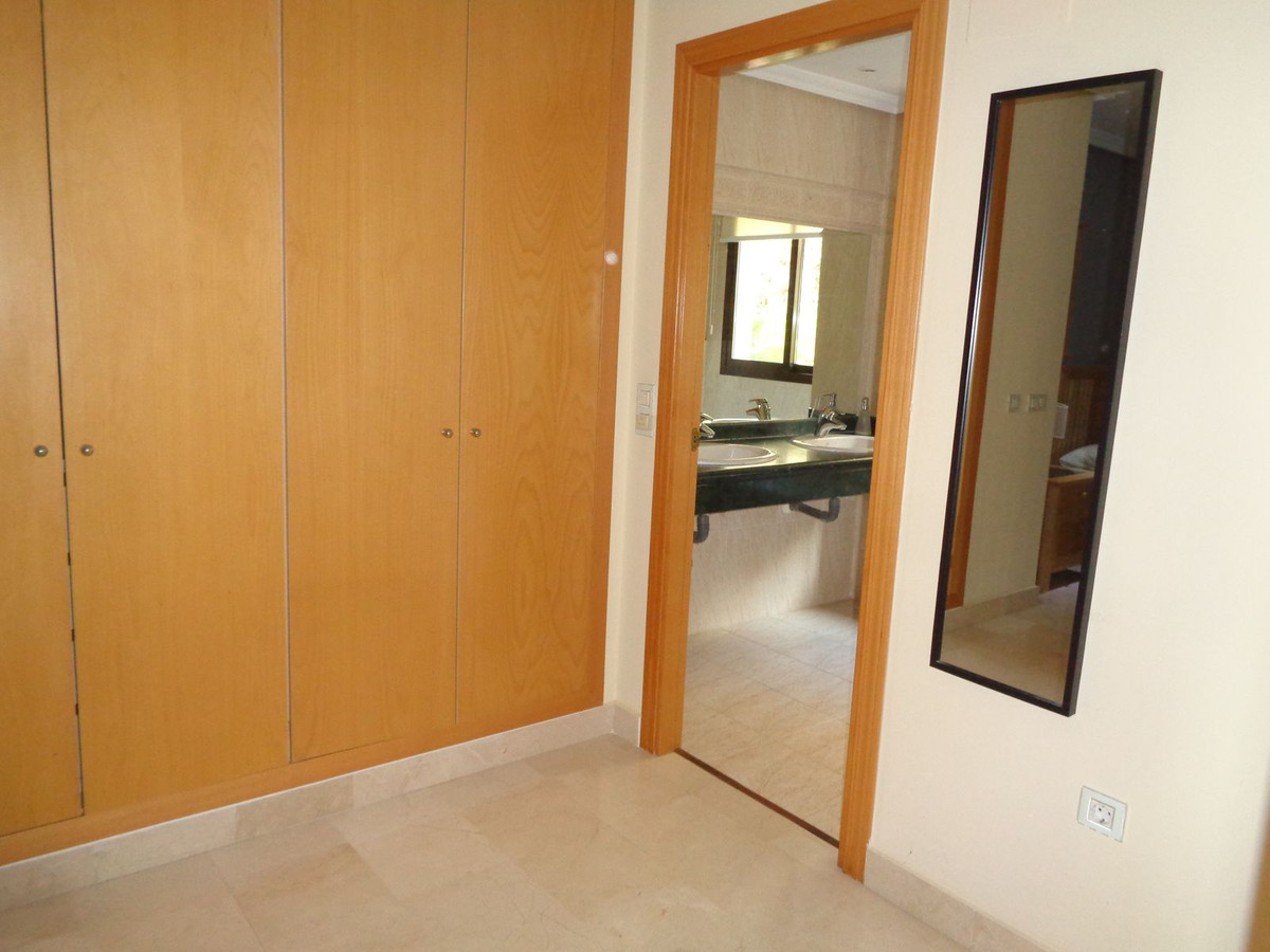 Te koop Middle Floor Apartment Costa Del Sol Benahavís € 469.000,-