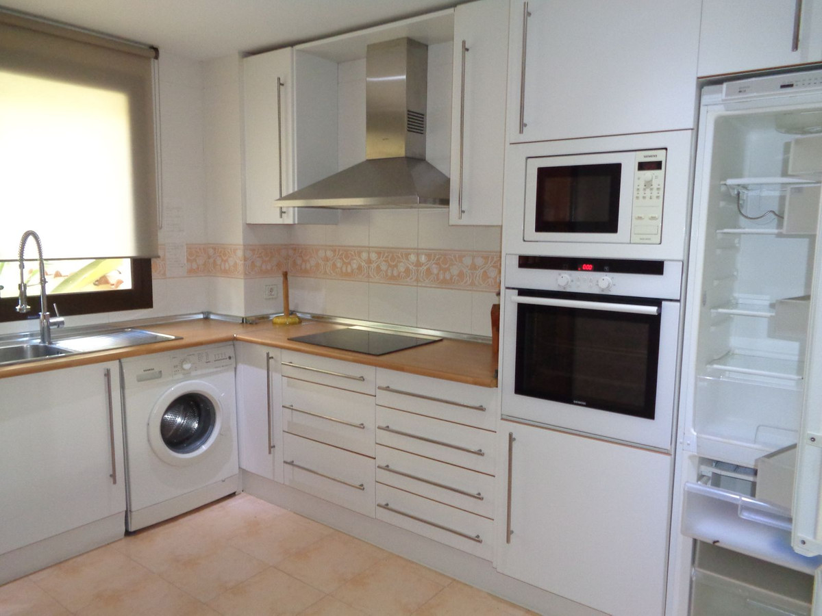 Te koop Middle Floor Apartment Costa Del Sol Benahavís € 469.000,-