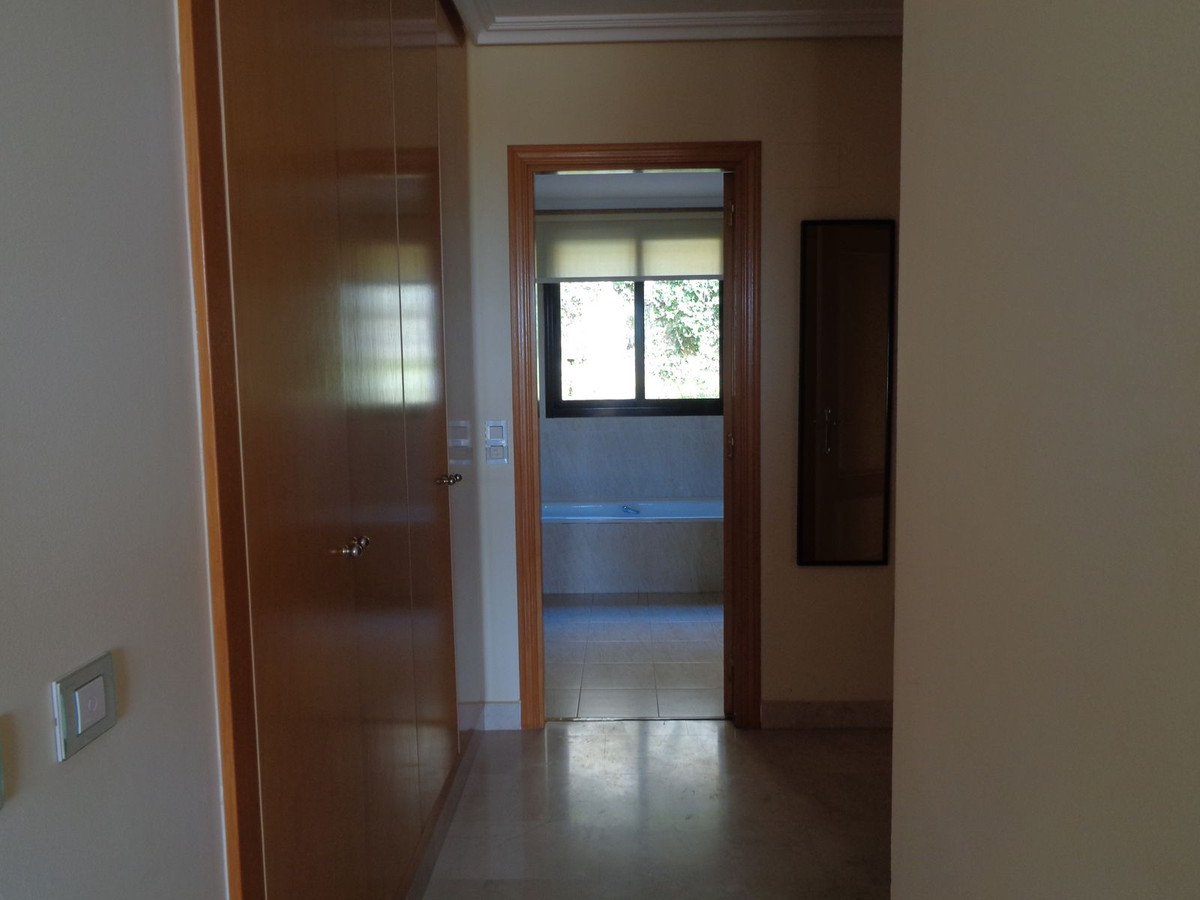 Te koop Middle Floor Apartment Costa Del Sol Benahavís € 469.000,-
