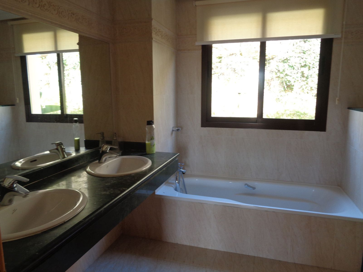 Te koop Middle Floor Apartment Costa Del Sol Benahavís € 469.000,-
