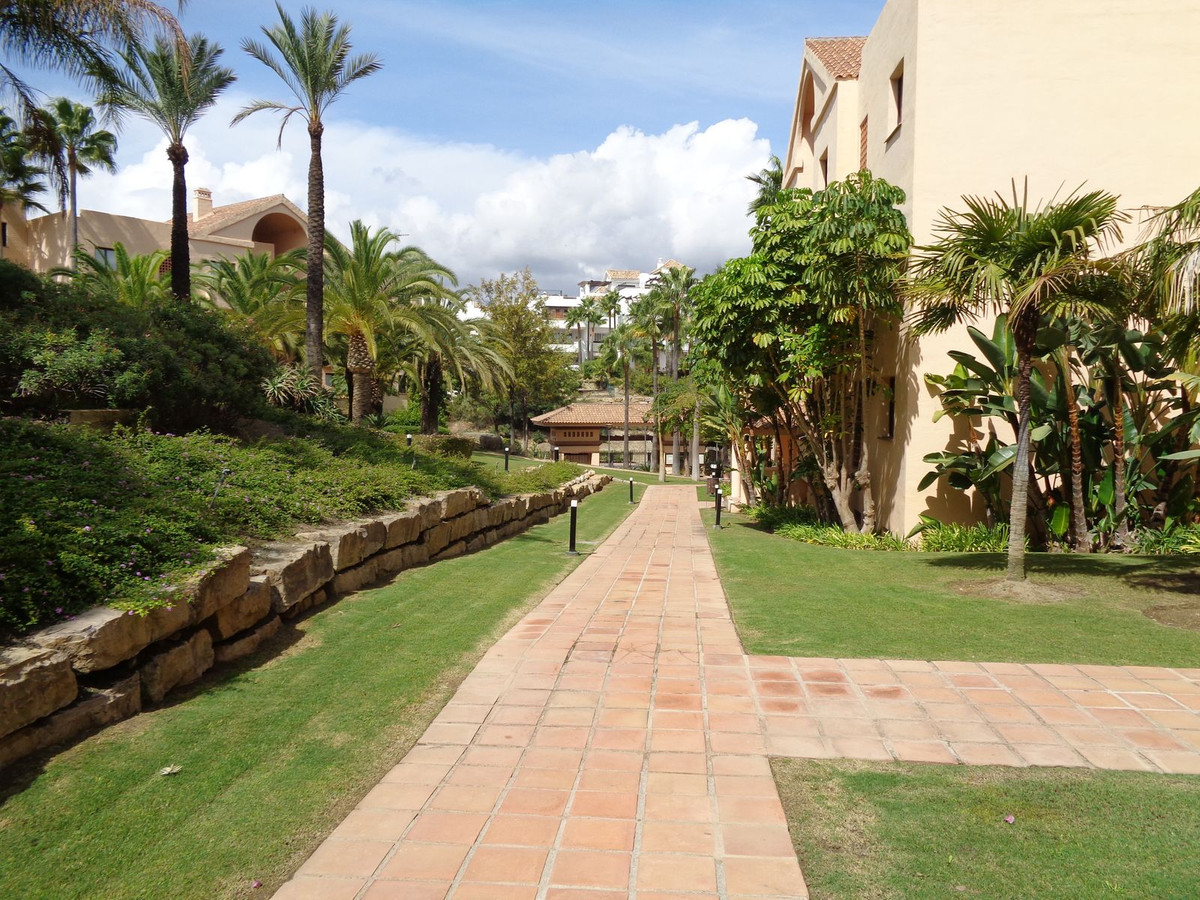Te koop Middle Floor Apartment Costa Del Sol Benahavís € 469.000,-