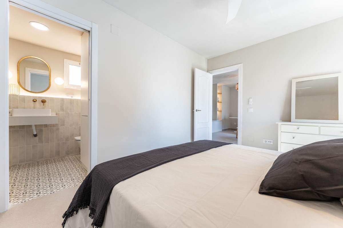 Te koop Middle Floor Apartment Costa Del Sol Málaga € 289.000,-