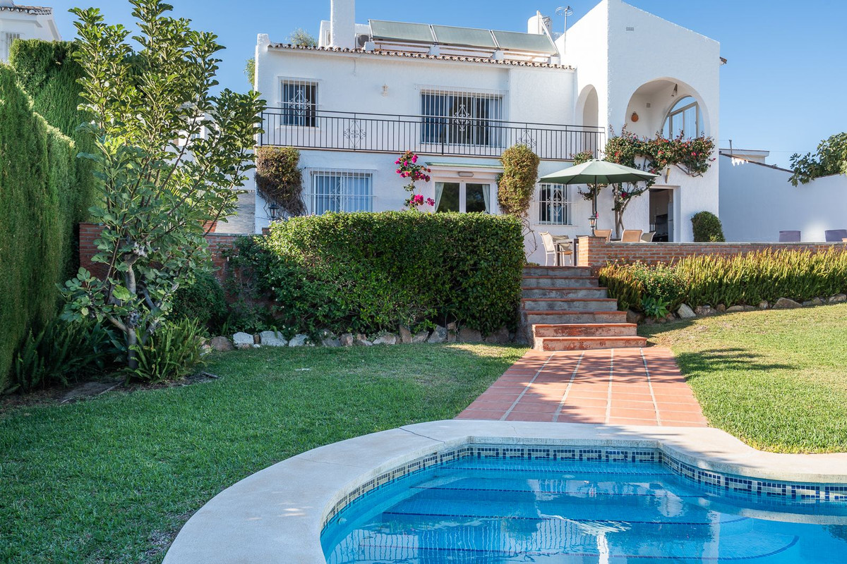 Te koop Vrijstaande Villa Costa Del Sol Benalmadena € 995.000,-