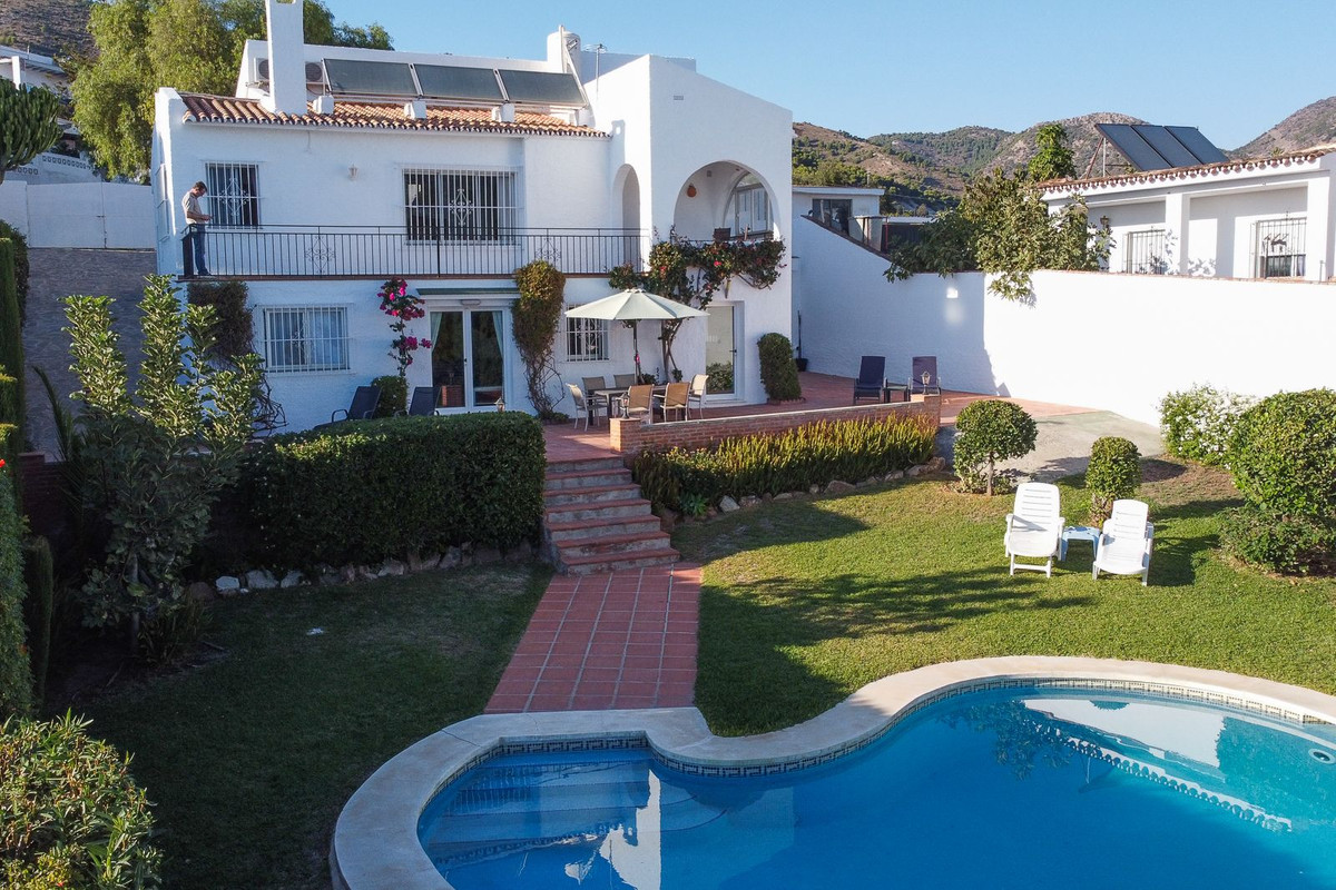 Te koop Vrijstaande Villa Costa Del Sol Benalmadena € 995.000,-