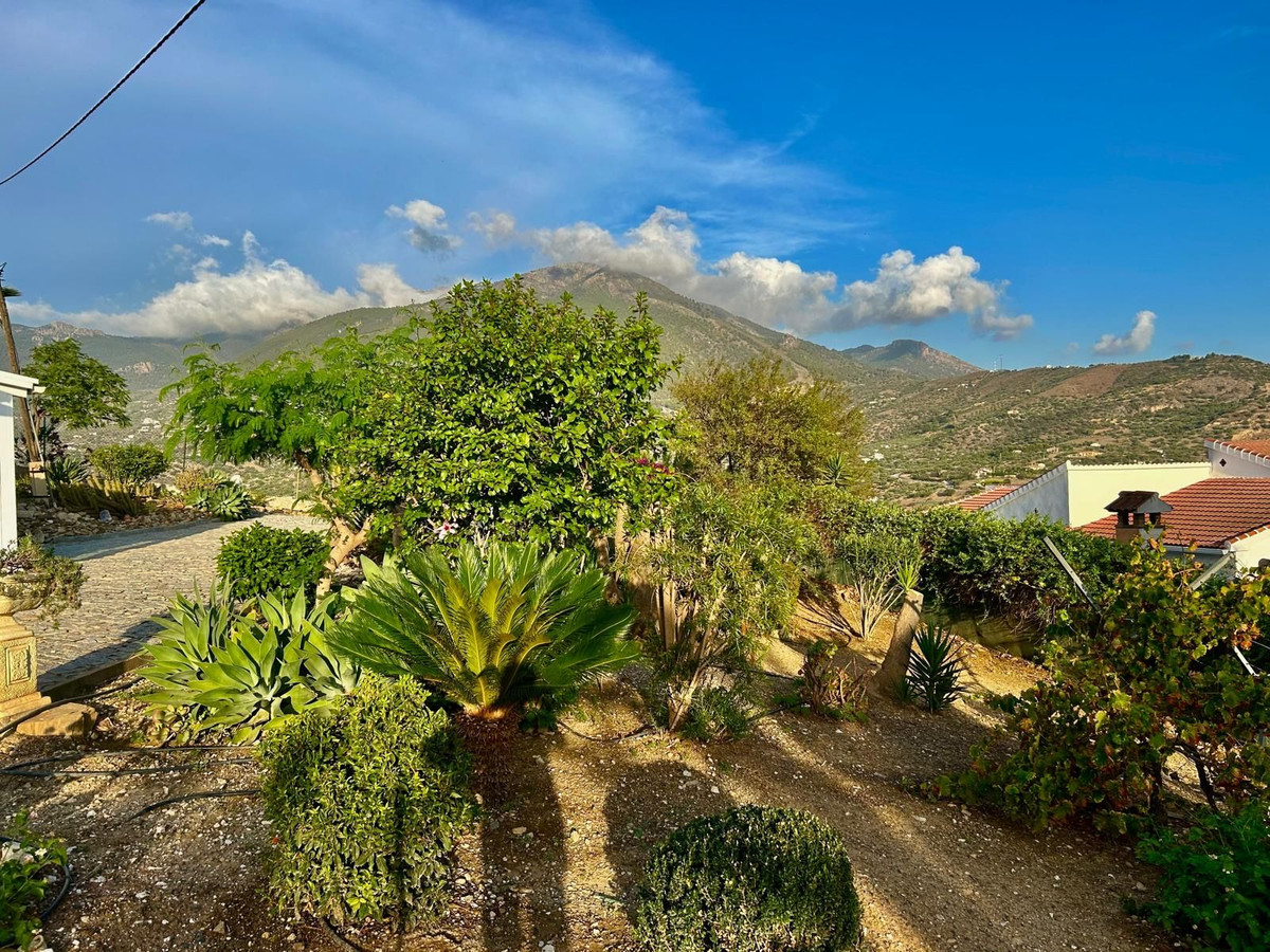 Te koop Vrijstaande Villa Costa Del Sol Alcaucín € 399.000,-