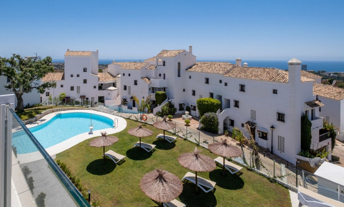 Te koop Penthouse Duplex Costa Del Sol Altos De Los Monteros € 980.000,-