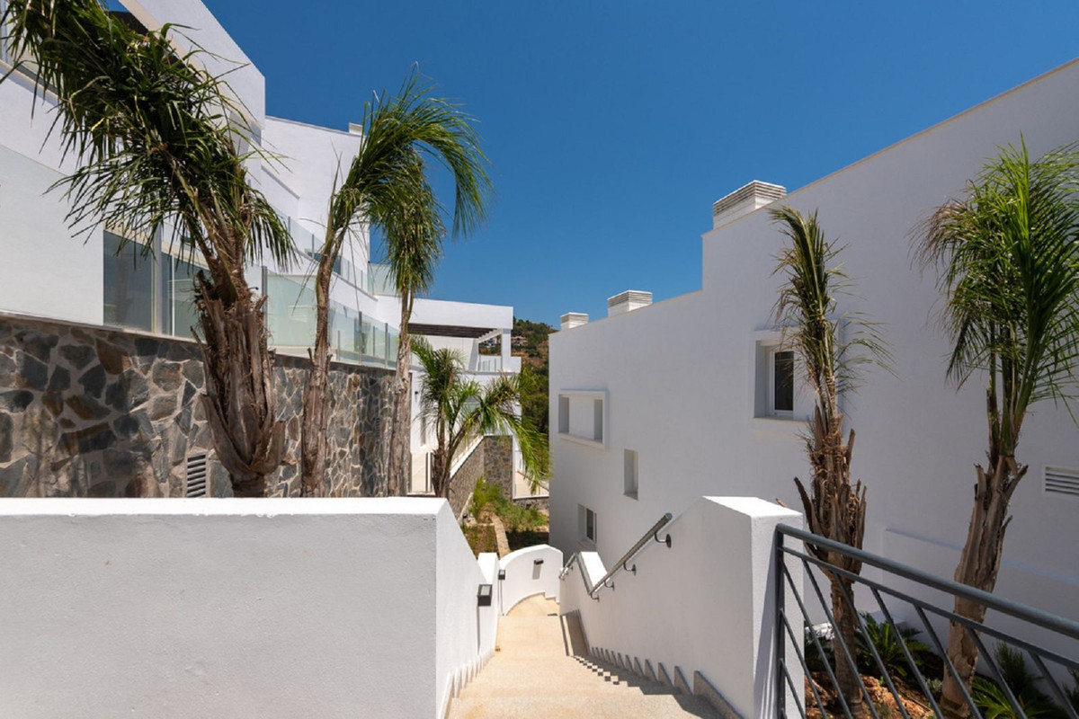 Te koop Penthouse Duplex Costa Del Sol Altos De Los Monteros € 980.000,-