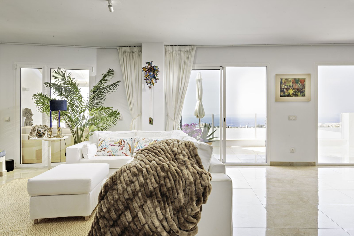 Te koop Penthouse Duplex Costa Del Sol Altos De Los Monteros € 980.000,-