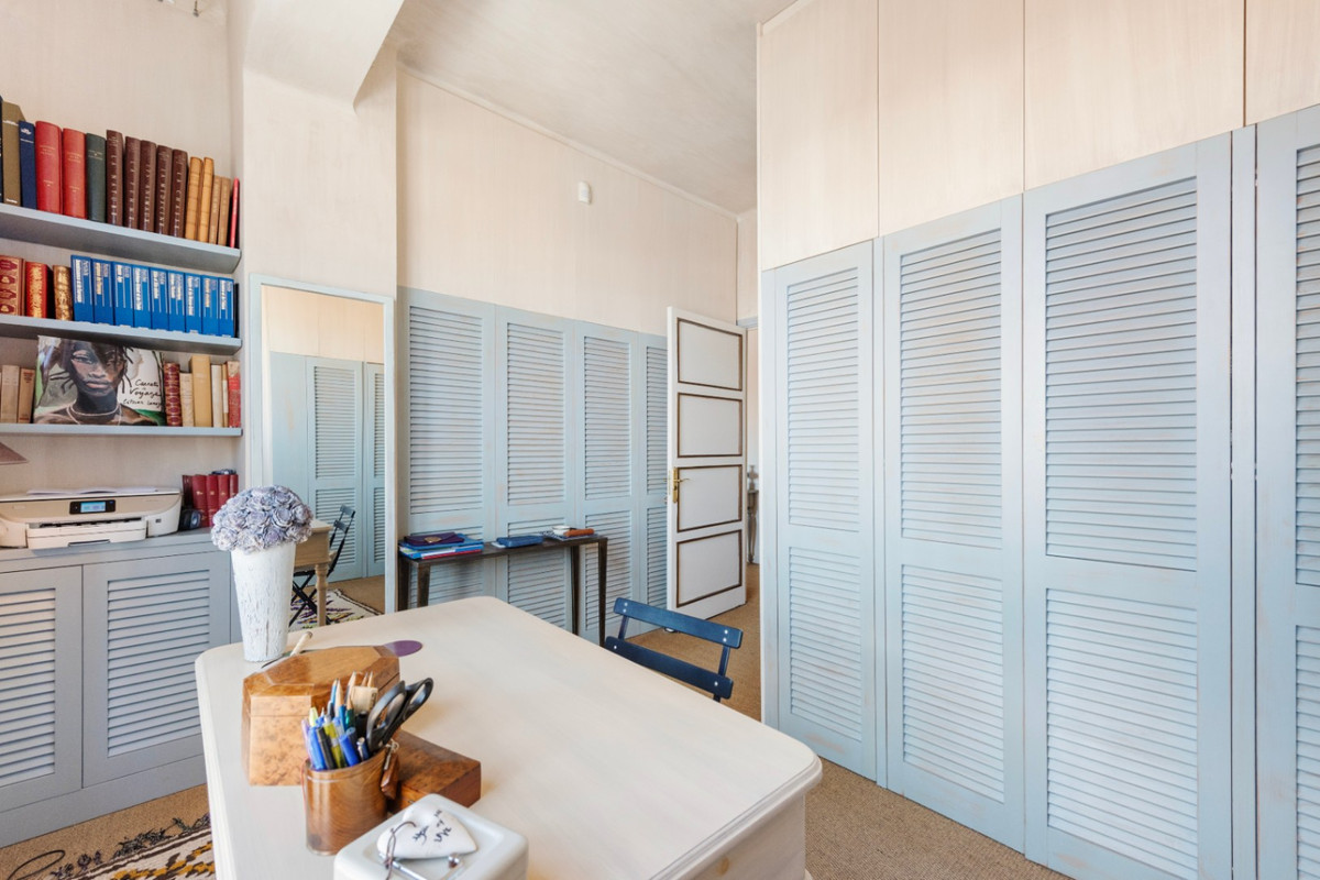 Te koop Middle Floor Apartment Costa Del Sol Málaga € 1.100.000,-