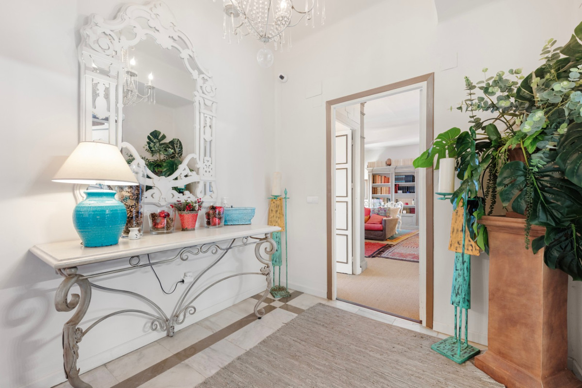 Te koop Middle Floor Apartment Costa Del Sol Málaga € 1.100.000,-