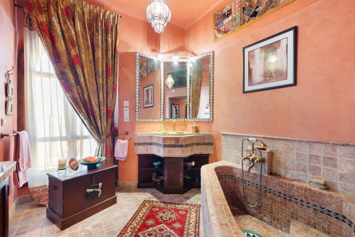 Te koop Middle Floor Apartment Costa Del Sol Málaga € 1.100.000,-