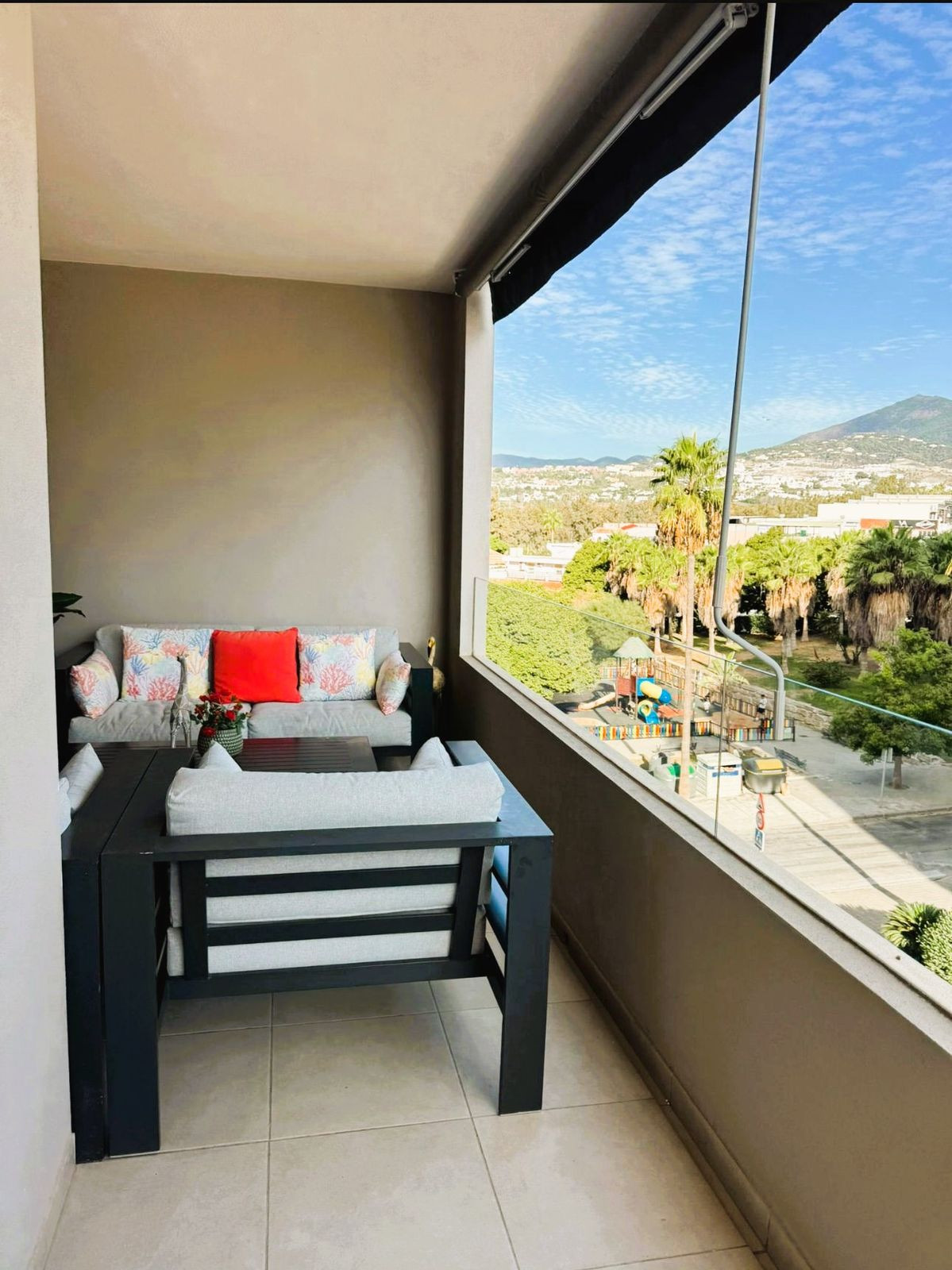 Te koop Middle Floor Apartment Costa Del Sol La Campana € 449.000,-