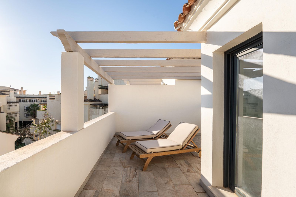 Te koop Herenhuis Costa Del Sol El Paraiso € 695.000,-