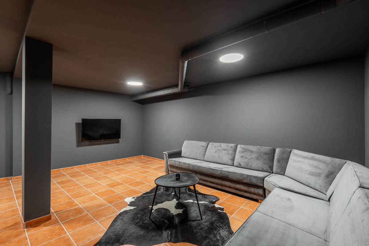 Te koop Herenhuis Costa Del Sol El Paraiso € 695.000,-