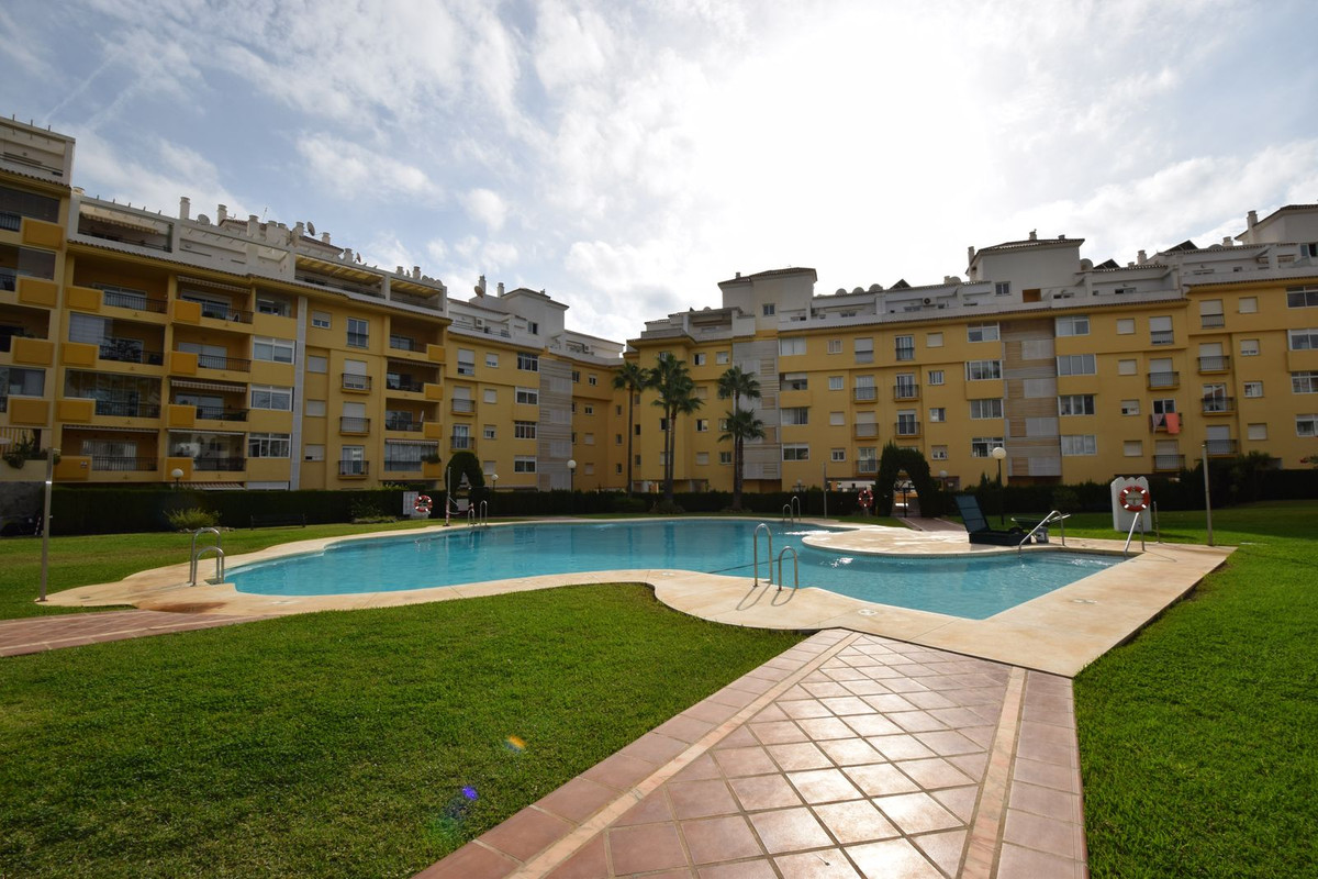 Te koop Middle Floor Apartment Costa Del Sol La Cala De Mijas € 399.000,-