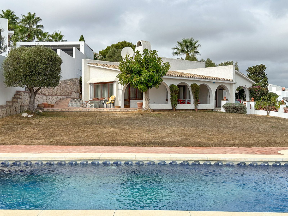 Te koop Vrijstaande Villa Costa Del Sol Cerros Del Aguila € 720.000,-