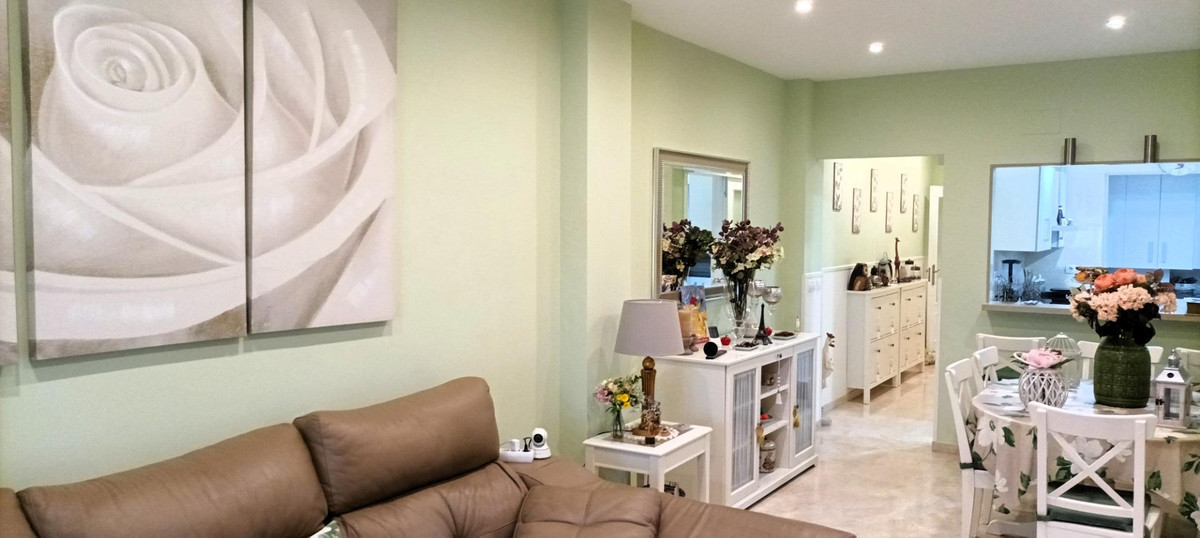 Te koop Middle Floor Apartment Costa Del Sol Estepona € 395.000,-
