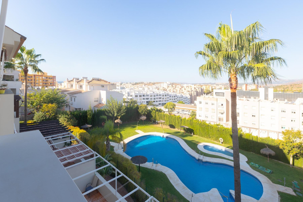 Te koop Middle Floor Apartment Costa Del Sol Estepona € 395.000,-