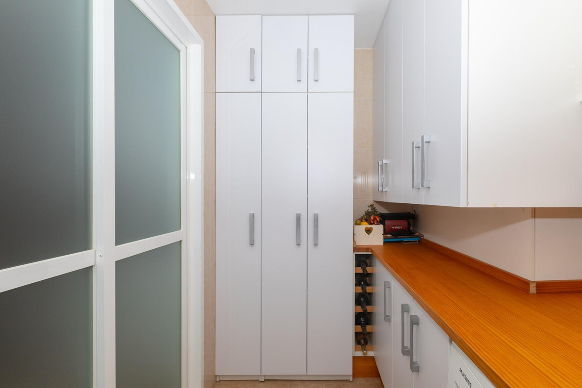 Te koop Middle Floor Apartment Costa Del Sol Estepona € 395.000,-