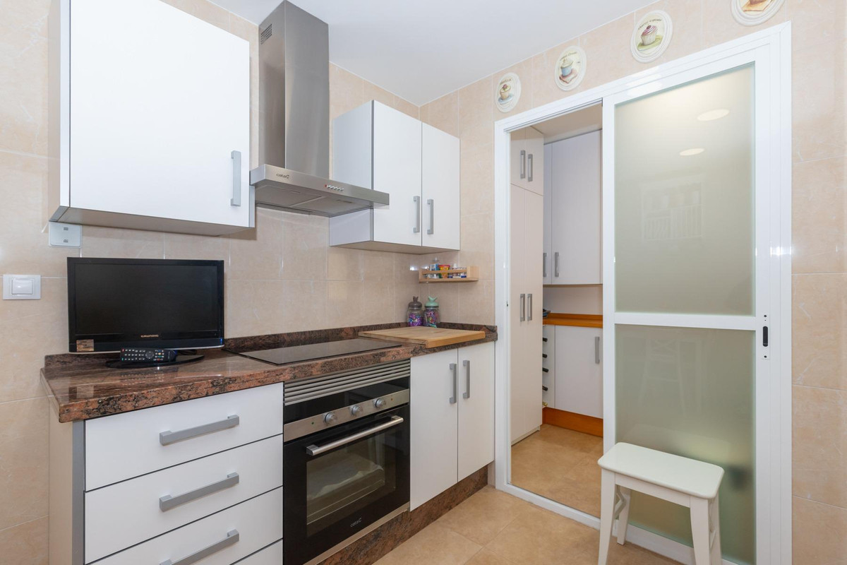 Te koop Middle Floor Apartment Costa Del Sol Estepona € 395.000,-