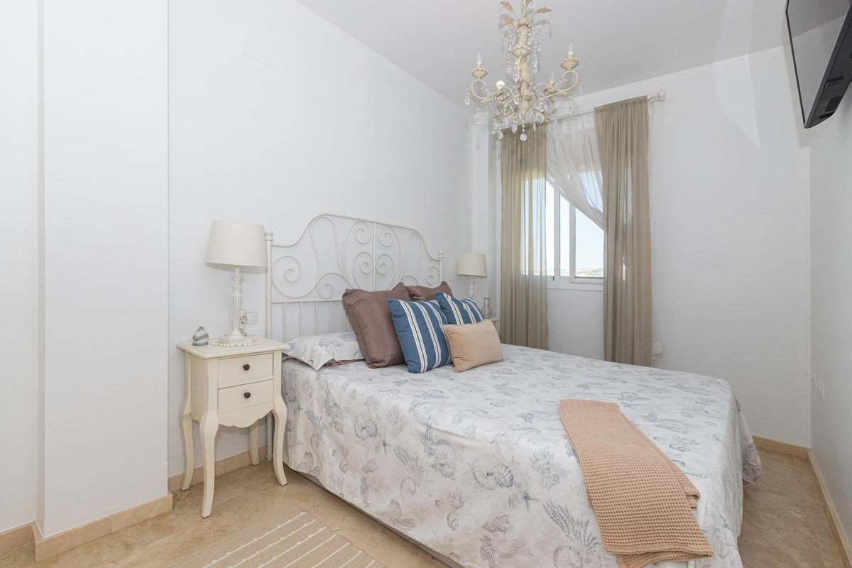 Te koop Middle Floor Apartment Costa Del Sol Estepona € 395.000,-