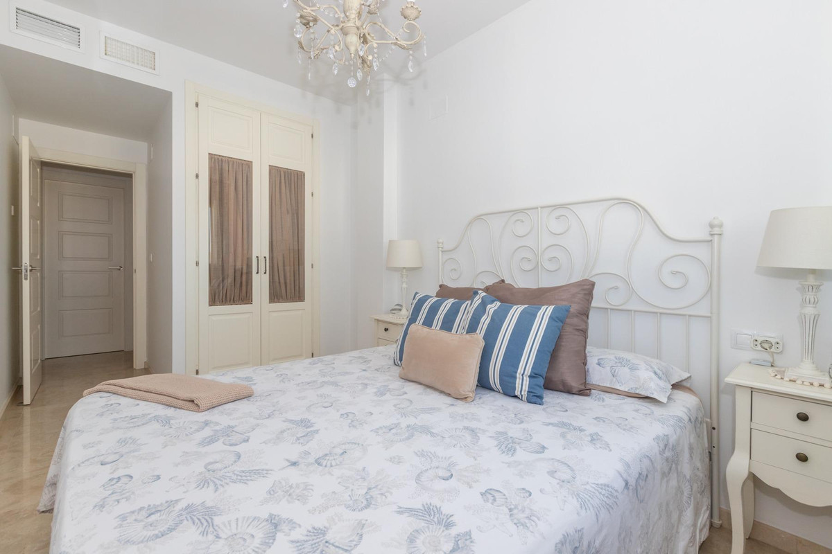 Te koop Middle Floor Apartment Costa Del Sol Estepona € 395.000,-