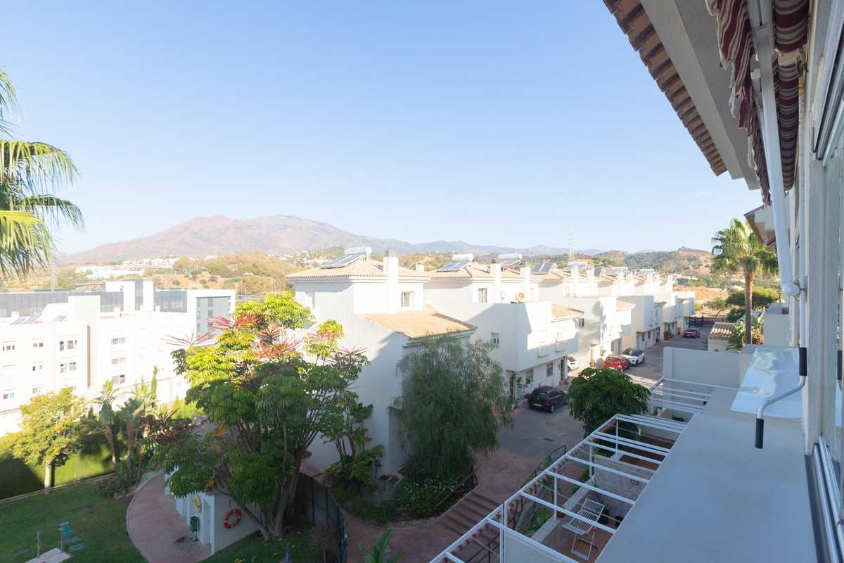 Te koop Middle Floor Apartment Costa Del Sol Estepona € 395.000,-