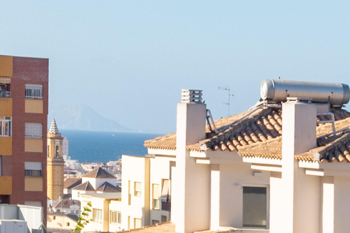 Te koop Middle Floor Apartment Costa Del Sol Estepona € 395.000,-