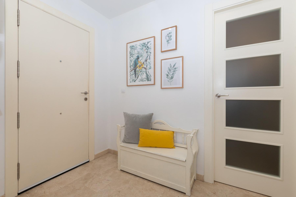 Te koop Middle Floor Apartment Costa Del Sol Estepona € 395.000,-