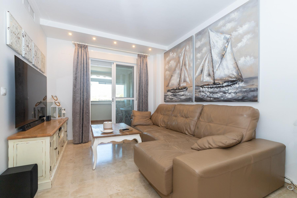 Te koop Middle Floor Apartment Costa Del Sol Estepona € 395.000,-