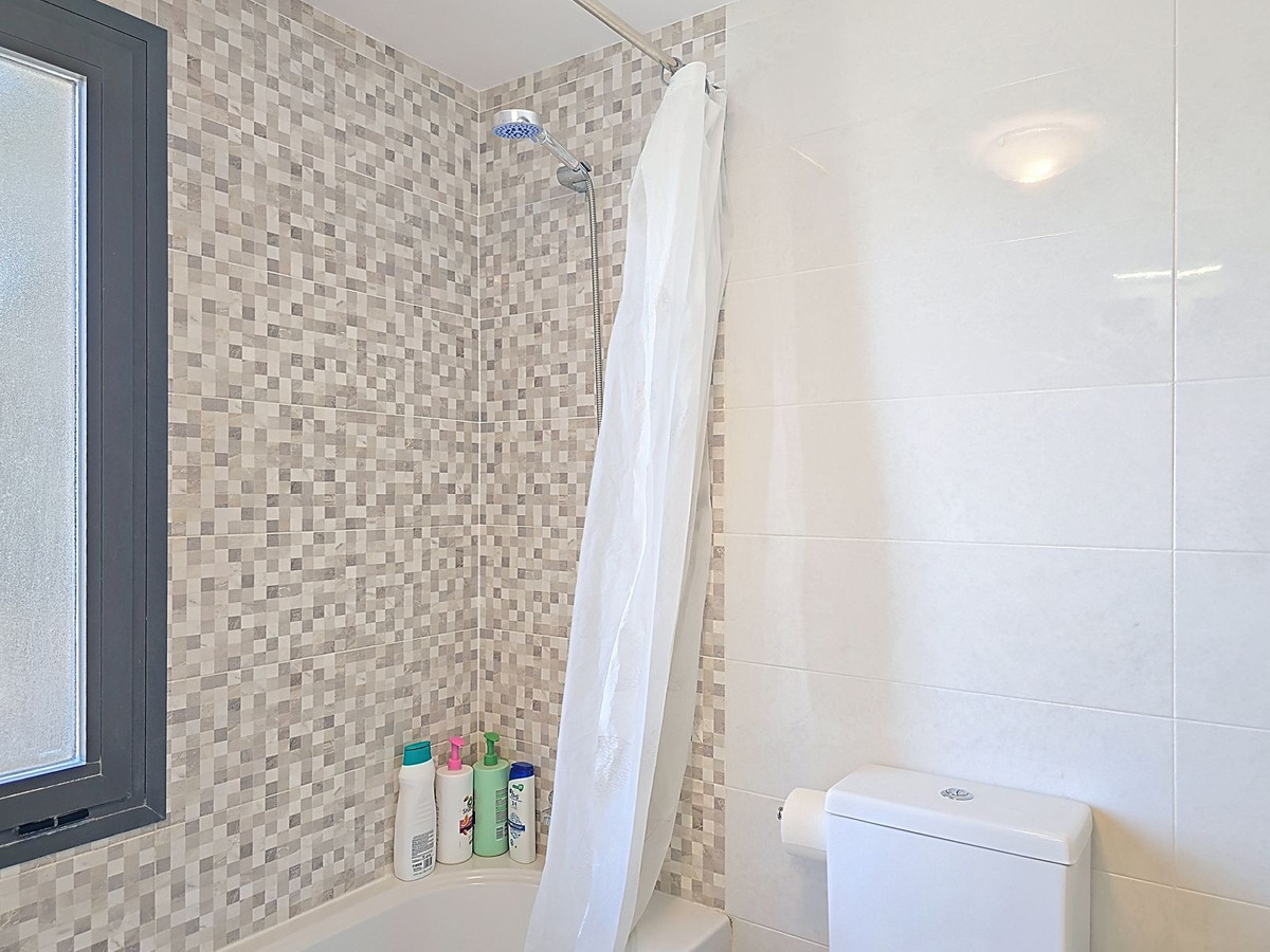 Te koop Middle Floor Apartment Costa Del Sol Torre Del Mar € 339.000,-