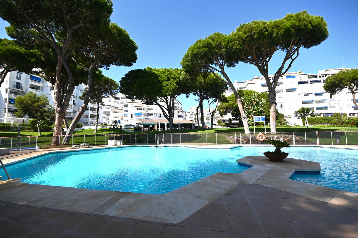 Te koop Middle Floor Apartment Costa Del Sol Puerto Banús € 1.050.000,-