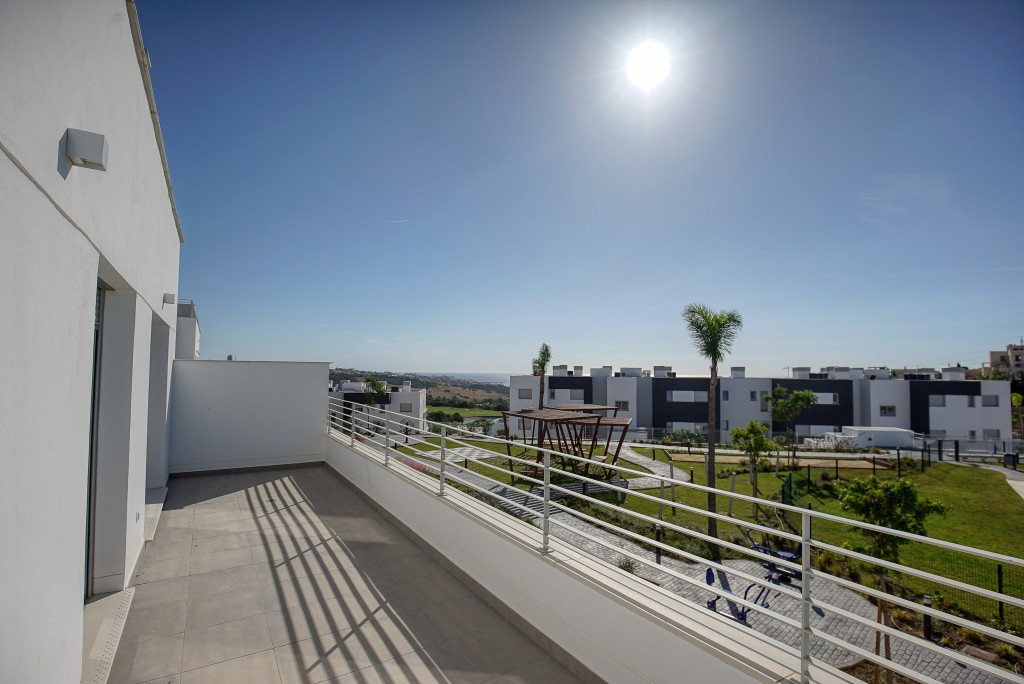 Te koop Middle Floor Apartment Costa Del Sol Estepona € 380.000,-