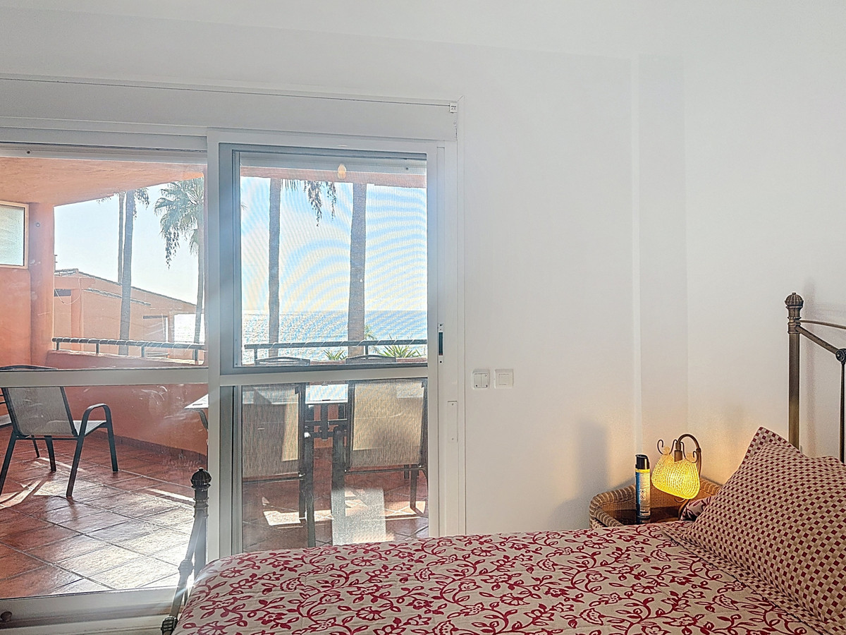 Te koop Middle Floor Apartment Costa Del Sol Estepona € 495.000,-