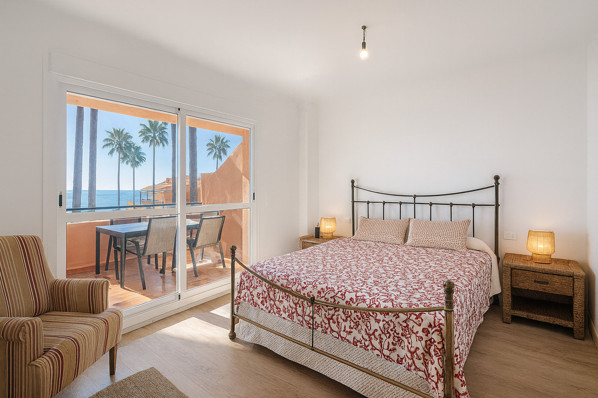 Te koop Middle Floor Apartment Costa Del Sol Estepona € 495.000,-