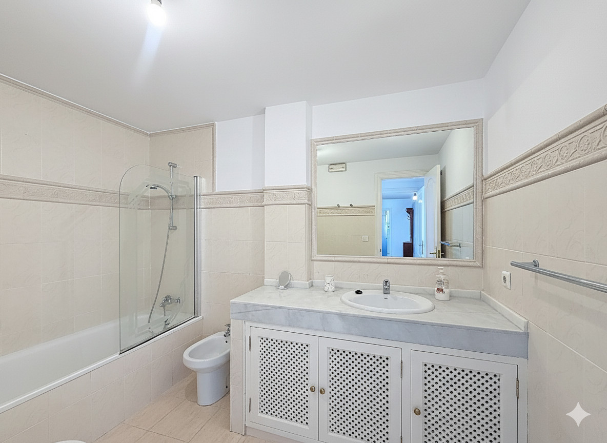 Te koop Middle Floor Apartment Costa Del Sol Estepona € 495.000,-