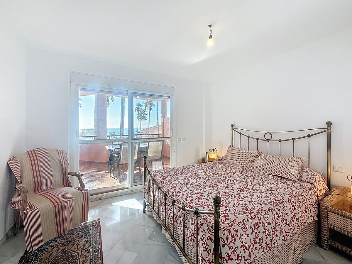 Te koop Middle Floor Apartment Costa Del Sol Estepona € 495.000,-