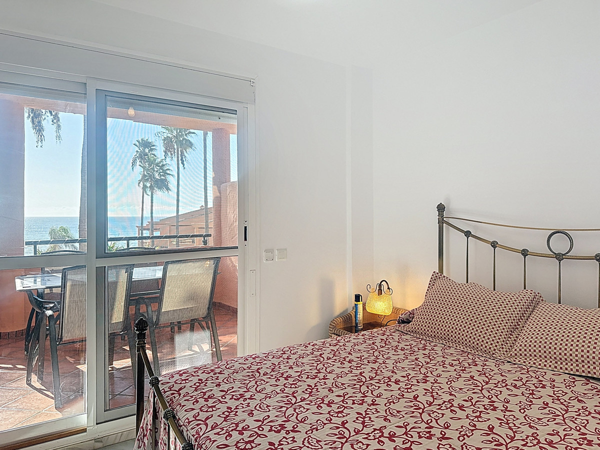 Te koop Middle Floor Apartment Costa Del Sol Estepona € 495.000,-