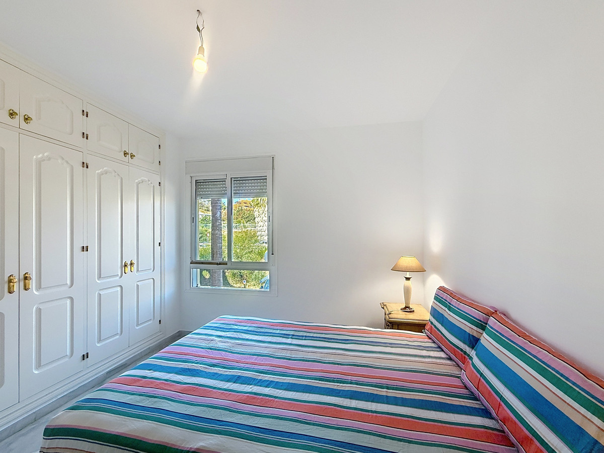 Te koop Middle Floor Apartment Costa Del Sol Estepona € 495.000,-