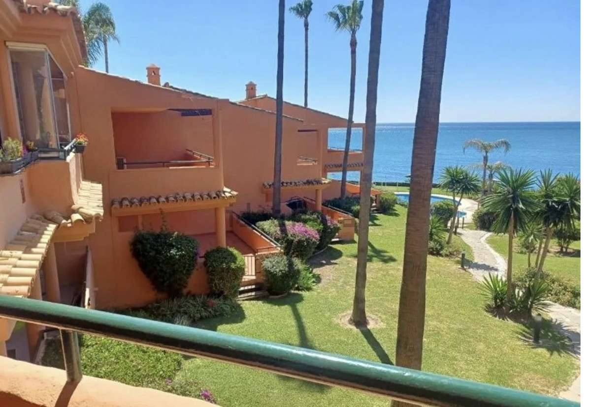 Te koop Middle Floor Apartment Costa Del Sol Estepona € 495.000,-