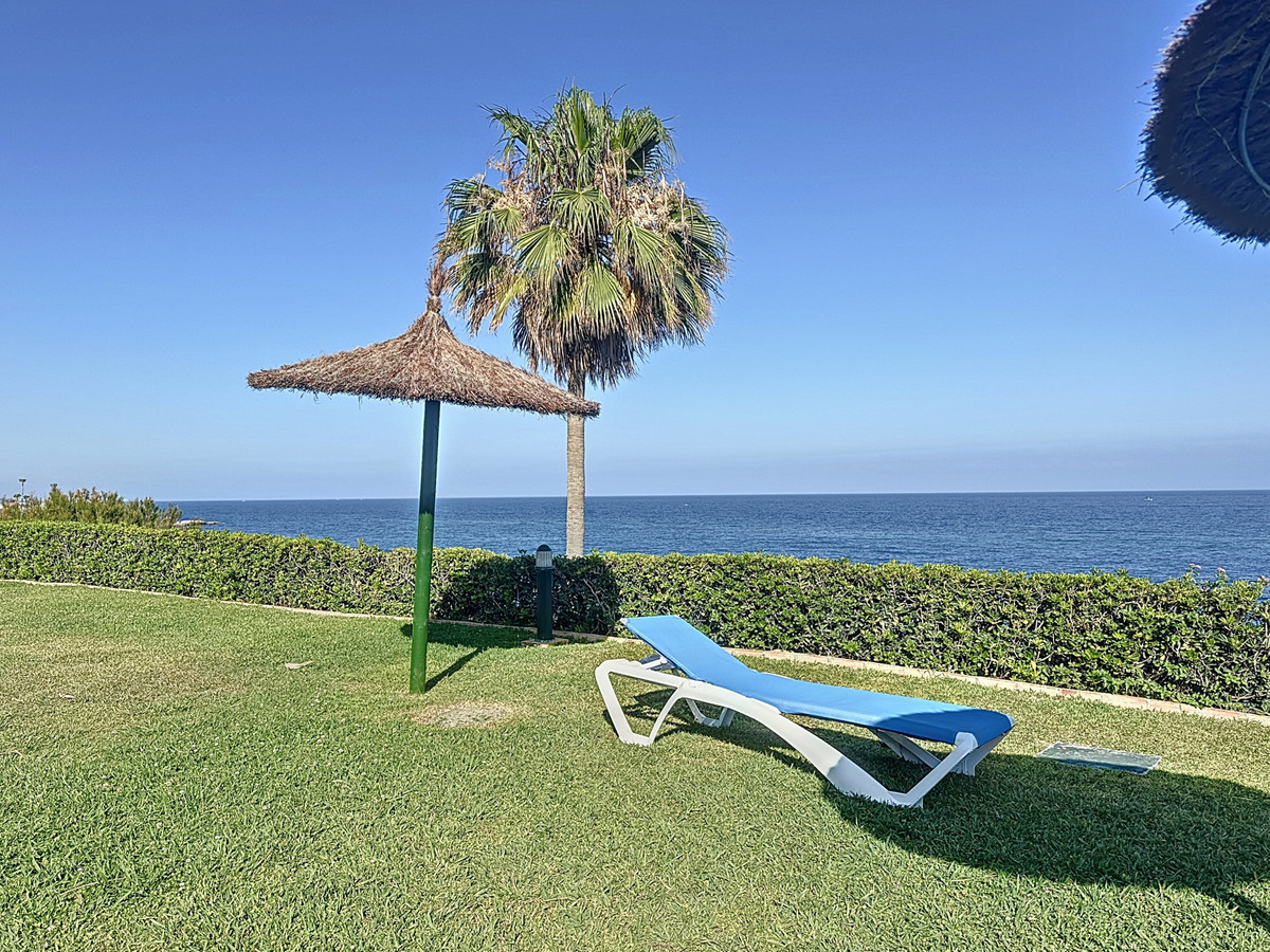 Te koop Middle Floor Apartment Costa Del Sol Estepona € 495.000,-